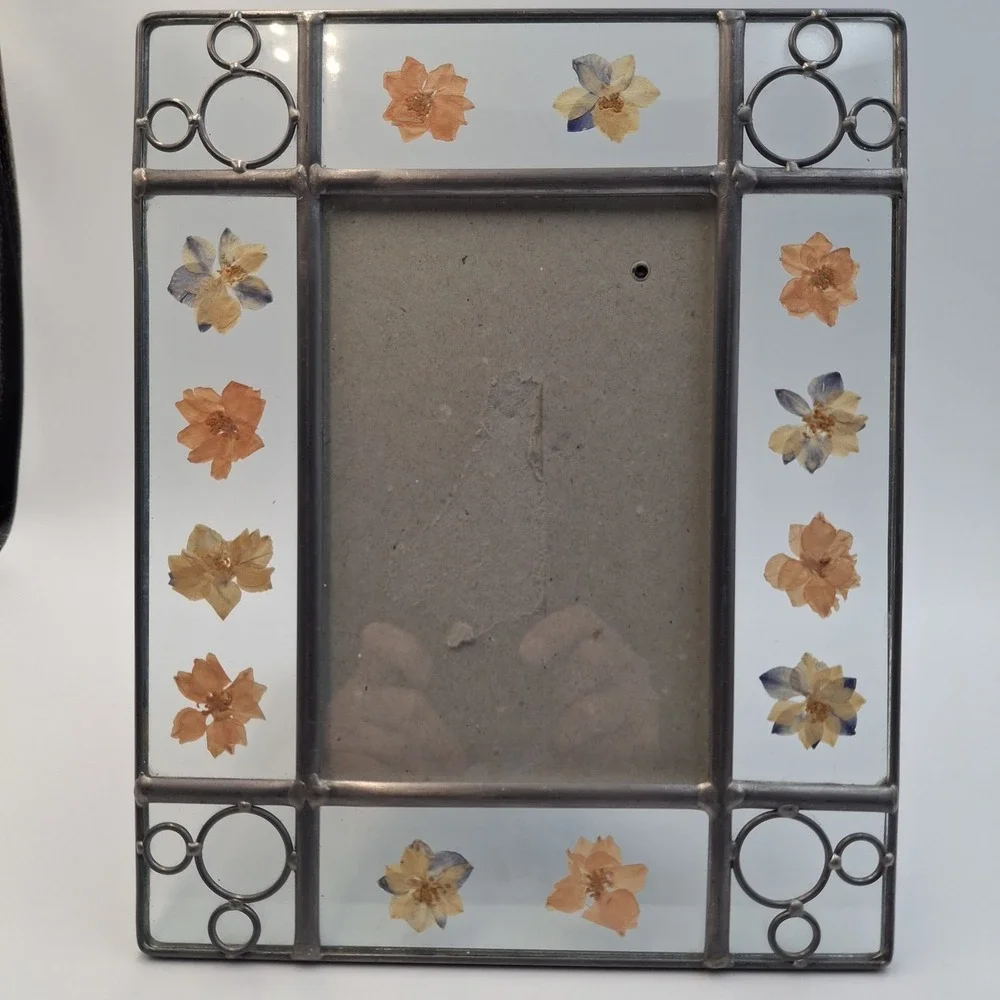 Vintage Disney Store Mickey Mouse Leaded Glass Frame Pressed Dried Flowers 4x6‎